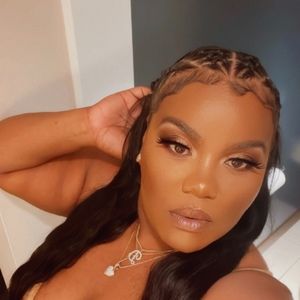 Meet your Posher, Rhonda